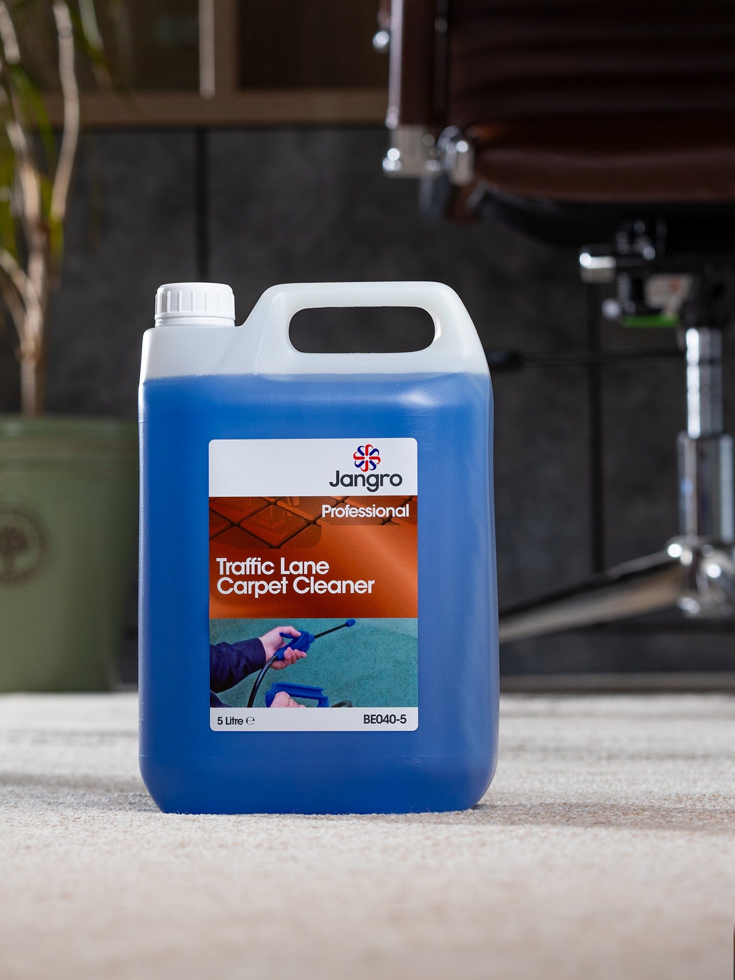 carpet cleaner for extraction machines