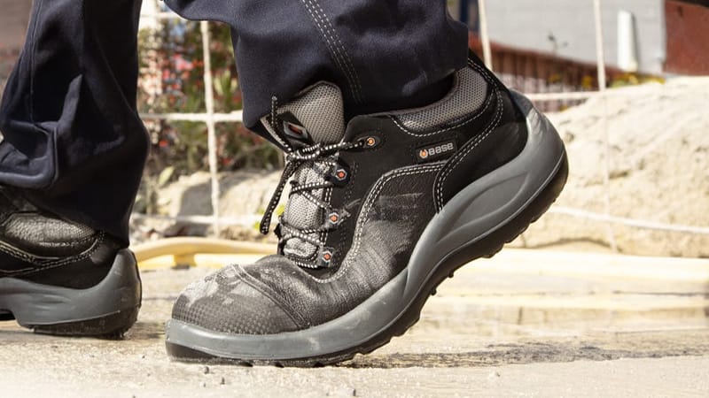 how to choose safety footwear