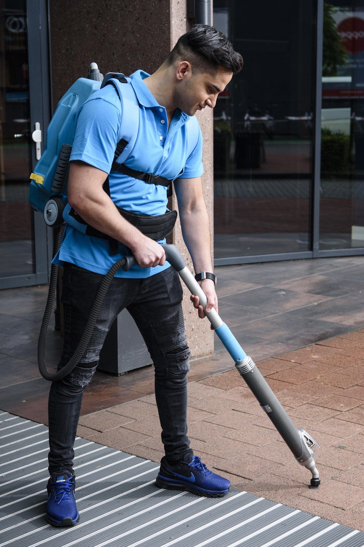 i remove pavement chewing gum