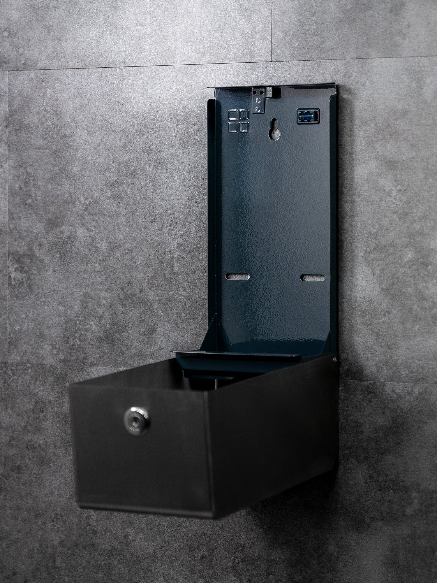 mult iflat high end washroom dispenser