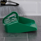 handle on lightweight dust pan