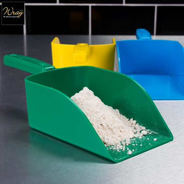 medium seamless hand scoop