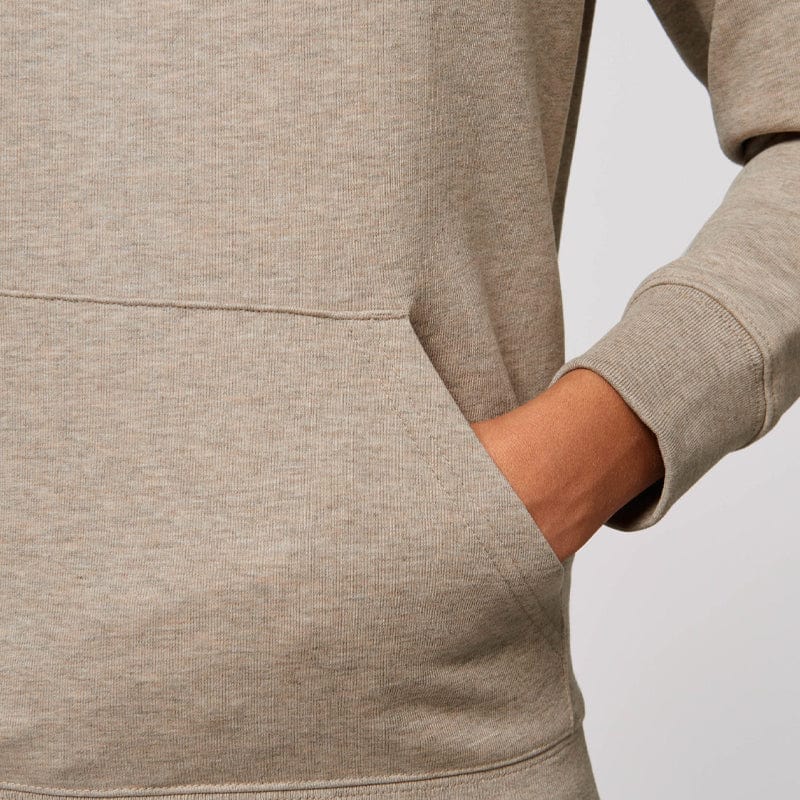 pocketed long sleeve hooded sweatshirt